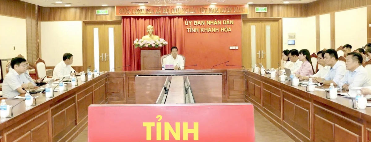 Quang cảnh cuộc họp.
