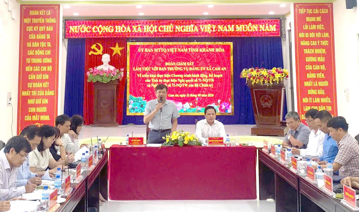 Quang cảnh buổi làm việc.