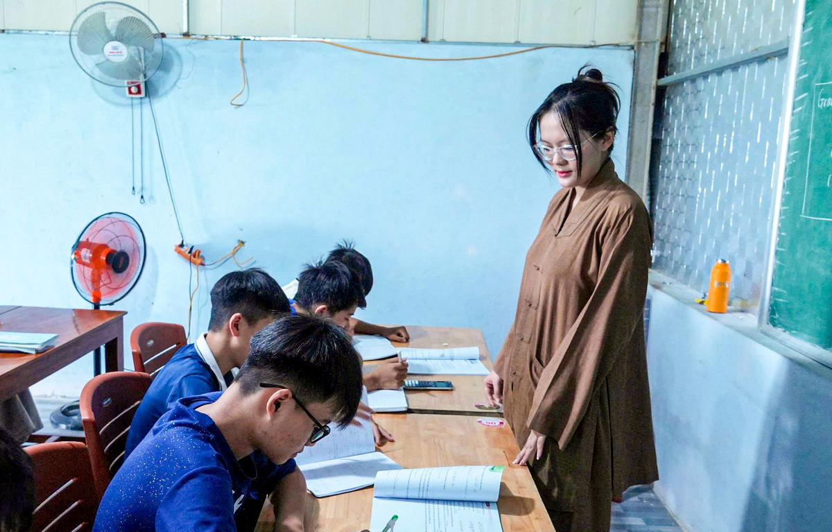 Cô giáo Phạm Phương Anh cho rằng, việc dành một phần thời gian nghỉ hè để hỗ trợ học sinh ôn tập là việc làm có ý nghĩa.