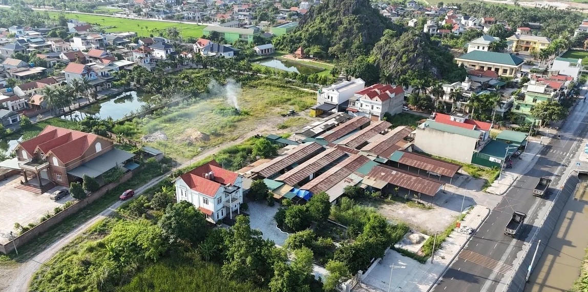  Chợ Yên Đức (khu Yên Đức 1, phường Hoàng Quế, tỉnh Quảng Ninh) được xây dựng từ năm 2012. Ảnh: Vũ Cường