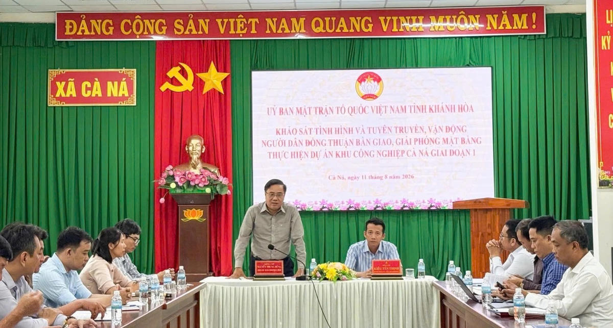 Ông Nguyễn Trung Dũng, phó Chủ tịch Ủy ban MTTQ Việt Nam tỉnh Khánh Hòa, phát biểu tại buổi làm việc.