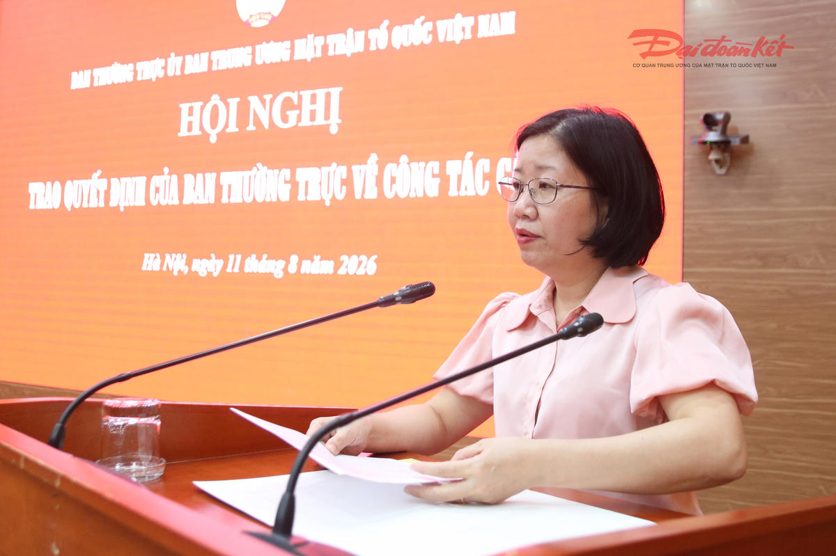 Bà Đinh Thị Thúy Ngân phát biểu nhận nhiệm vụ.