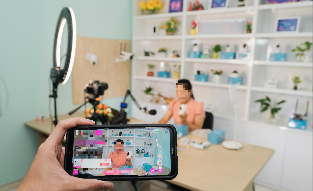 Người livestream phải thực hiện xác thực danh tính, từ chối hợp tác nếu người bán không cung cấp đầy đủ thông tin theo quy định.