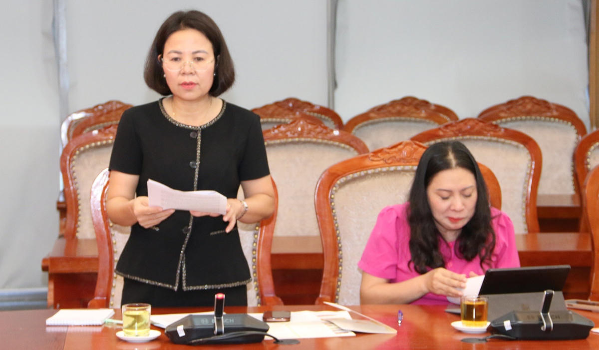 Giám đốc Sở Văn hóa, Thể thao và Du lịch tỉnh Sơn La thông tin về công tác tổ chức sự kiện. Ảnh: T.H