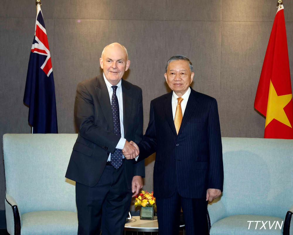 Tổng Bí thư, Chủ tịch nước Tô Lâm và ông Steven Joyce, Quyền Chủ tịch Hội Hữu nghị New Zealand-Việt Nam. (Ảnh: Thống Nhất/TTXVN)
