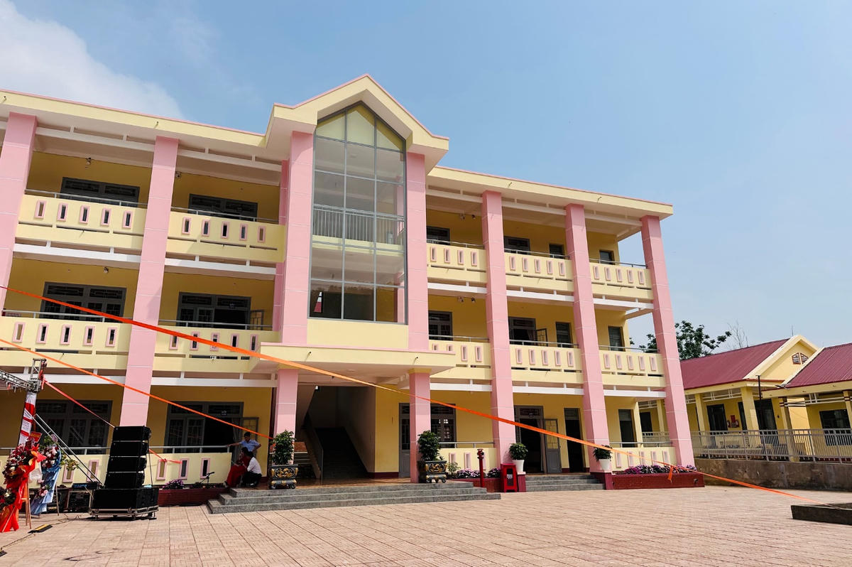 Công trình Trường Phổ thông dân tộc bán trú Tiểu học Vừ A Dính tại xã Tà Đùng, tỉnh Lâm Đồng