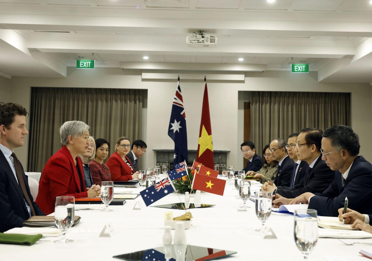 Bộ trưởng Ngoại giao Lê Hoài Trung và Bộ trưởng Ngoại giao Australia Penny Wong đồng chủ trì Hội nghị Bộ trưởng Ngoại giao Việt Nam-Australia lần thứ 8. Ảnh: BNG