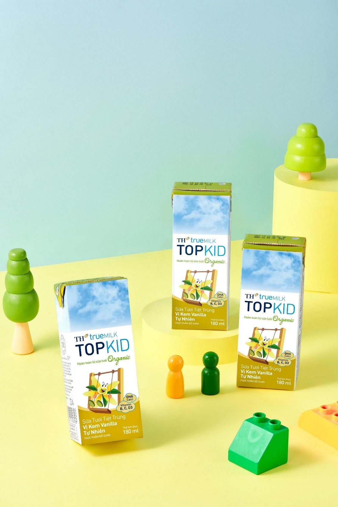 TH true MILK TOPKID Organic - Sữa tươi tiệt trùng hương kem vanilla tự nhiên 180ml – dòng sản phẩm sản xuất từ sữa tươi hữu cơ cũng đạt chứng nhận trung hòa carbon.