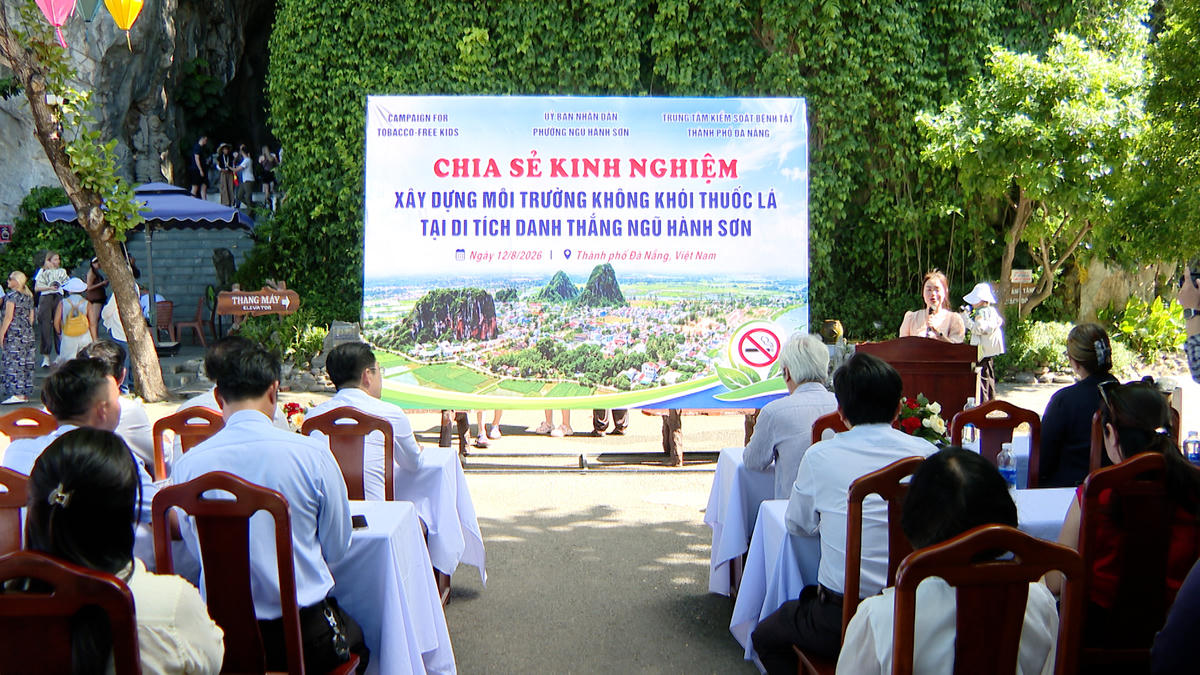 Di tích danh thắng Ngũ Hành Sơn là khu di tích danh thắng đầu tiên của TP Đà Nẵng xây dựng môi trường du lịch không khói thuốc lá. Ảnh: Diễm Hương.