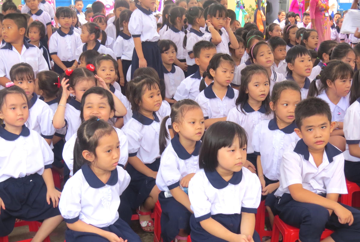 Học sinh lớp đầu, cuối cấp sẽ tựu trường sớm vào ngày 17/8. Ảnh: Đ.Xá.