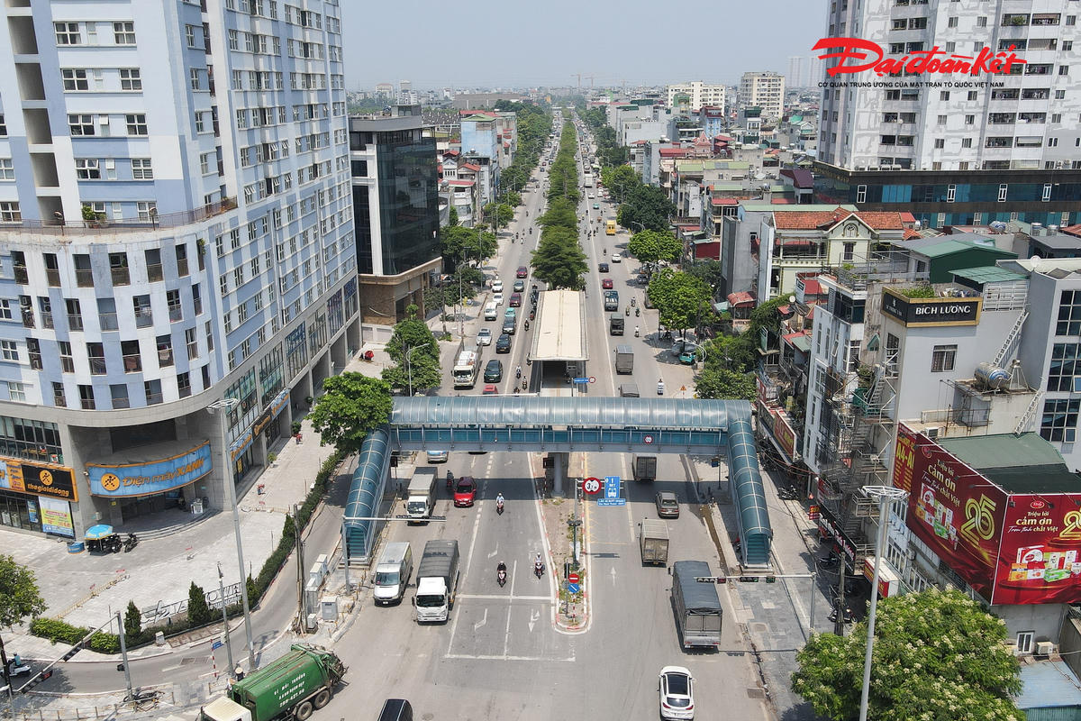 Trước đó, ngày 5/5/2026, Phó Chủ tịch UBND thành phố Hà Nội Trương Việt Dũng ký Quyết định số 2330/QĐ-UBND phê duyệt Dự án đầu tư xây dựng cầu vượt nút giao đường Lê Trọng Tấn, Hà Đông - Quốc lộ 6.