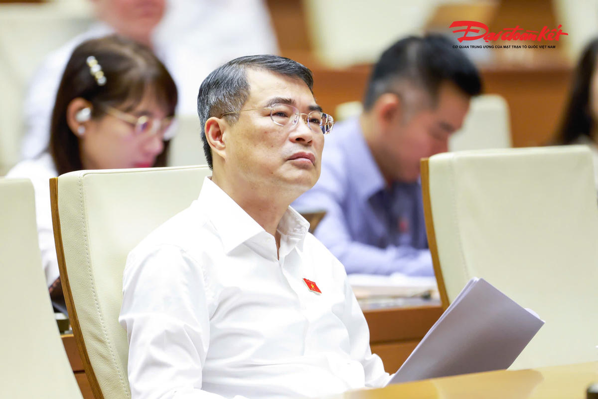 Thủ tướng Chính phủ Lê Minh Hưng dự phiên thảo luận. Ảnh: Quang Vinh