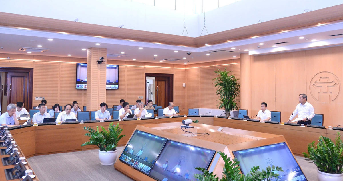 Chủ tịch UBND TP Vũ Đại Thắng chủ trì cuộc họp Ban chỉ đạo. 