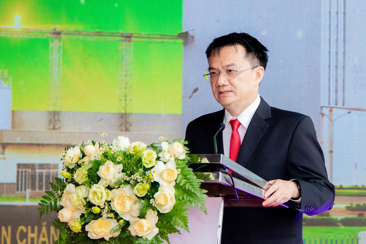 Ông Boonlap Watcharawanitchakul, Phó Tổng Giám đốc phụ trách ngành thủy sản, C.P. Việt Nam, phát biểu tại lễ khánh thành. Ảnh: C.P. Việt Nam