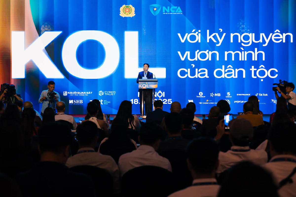 Đại diện Cục An ninh mạng và Phòng, chống tội phạm sử dụng công nghệ cao phát biểu tại hội nghị KOL toàn quốc lần thứ I vào năm 2025. Ảnh: BTC.