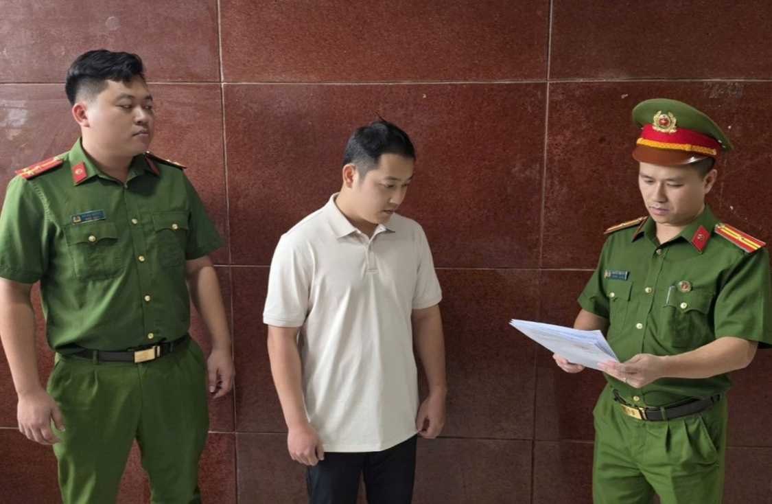 Bị can Nguyễn Mạnh Cần tại cơ quan công an.