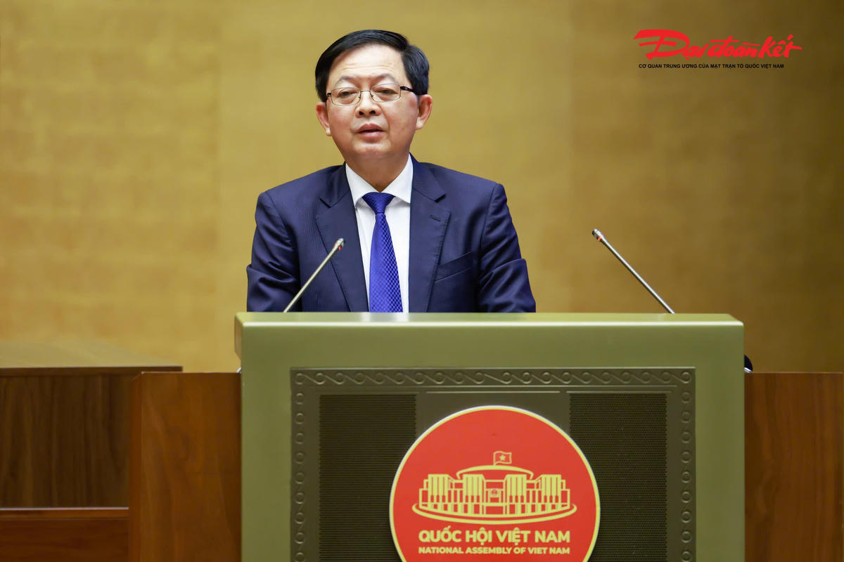 Phó Thủ tướng Hồ Quốc Dũng phát biểu tiếp thu, giải trình các vấn đề đại biểu nêu. Ảnh: Quang Vinh