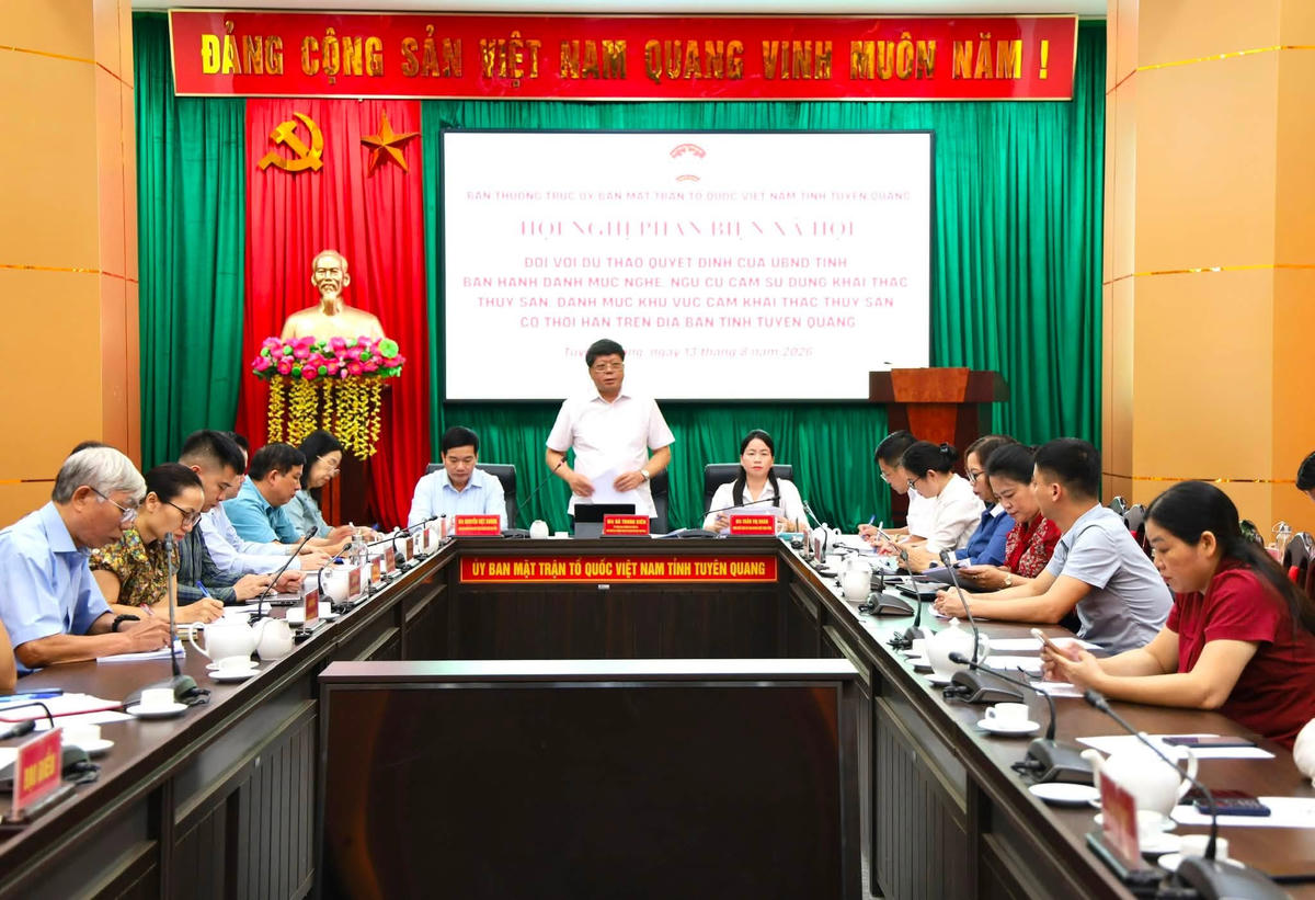 Quang cảnh hội nghị phản biện xã hội ngày 13/8.