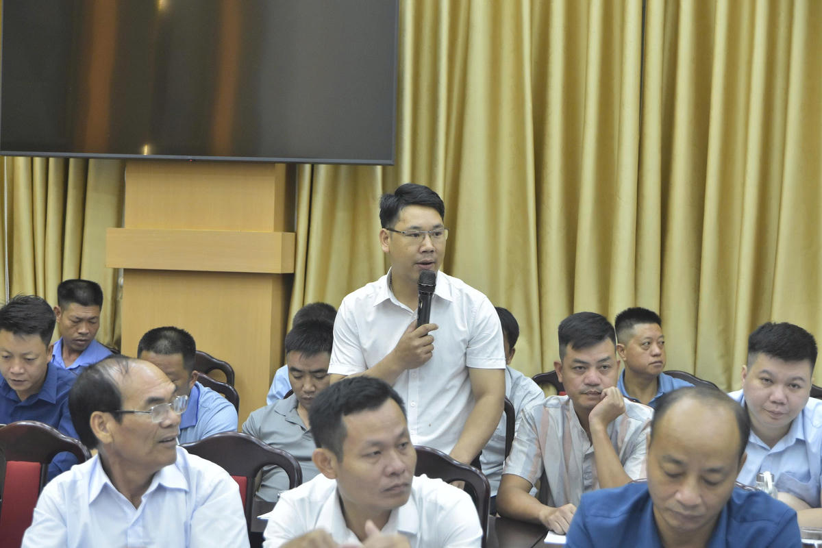 Các đại biểu đóng góp ý kiến tại hội nghị.