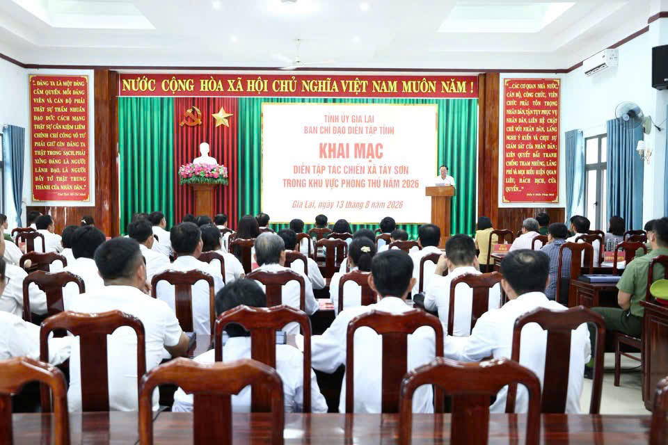 Quang cảnh buổi khai mạc diễn tập. Ảnh: ĐS.