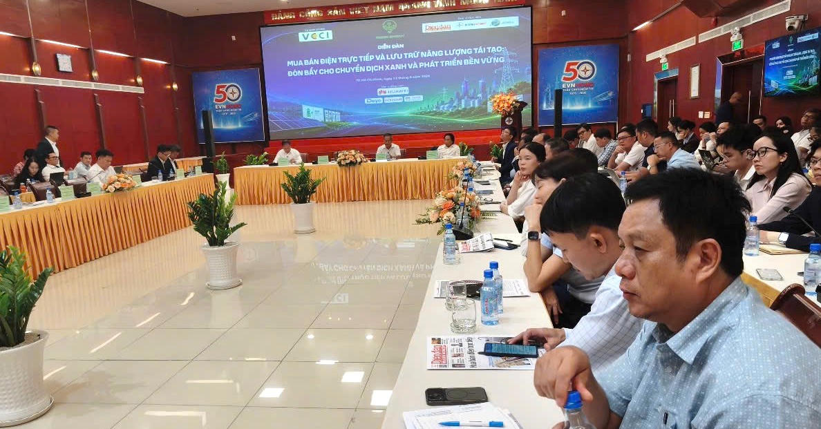 Nhiều chuyên gia, doanh nghiệp tham dự diễn đàn. Ảnh: S.X