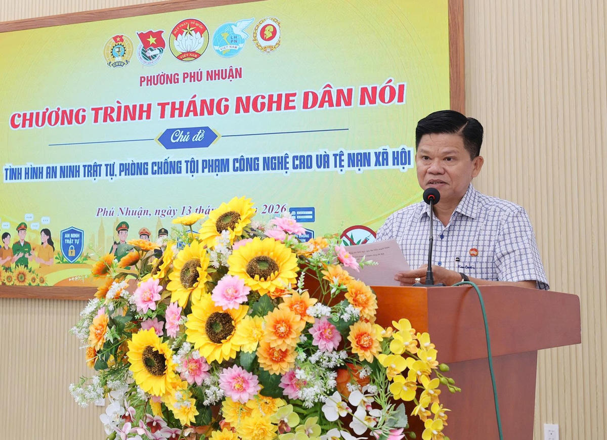 Ông Đinh Gia Huỳnh – Ủy viên Ban Thường vụ Đảng ủy, Chủ tịch Ủy ban MTTQ Việt Nam phường Phú Nhuận phát biểu tại chương trình. Ảnh: GH.