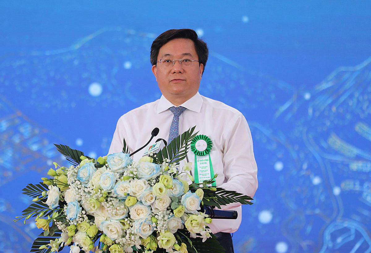 Chủ tịch UBND tỉnh Phú Thọ Trần Duy Đông phát biểu tại lễ khởi công. Ảnh: Phương Thúy.