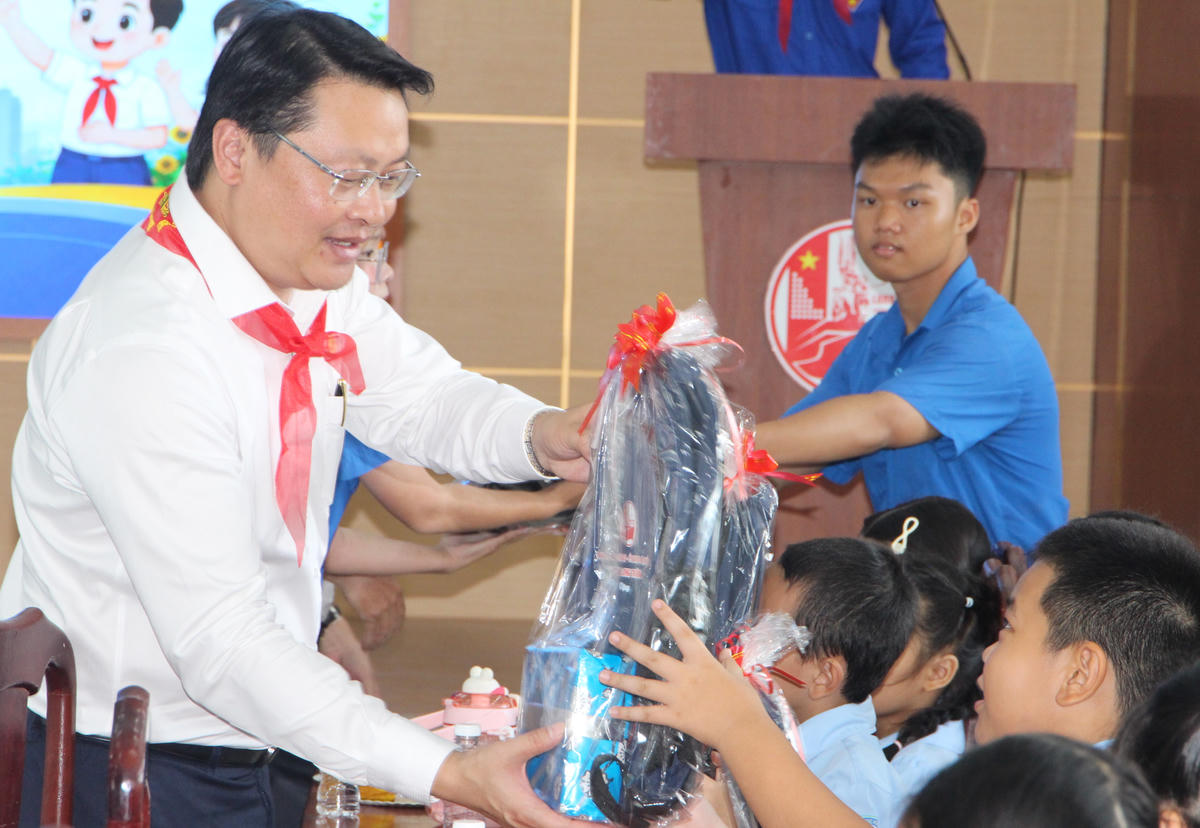 TP Hồ Chí Minh: Lãnh đạo phường lắng nghe tâm tư, nguyện vọng các em thiếu nhi
