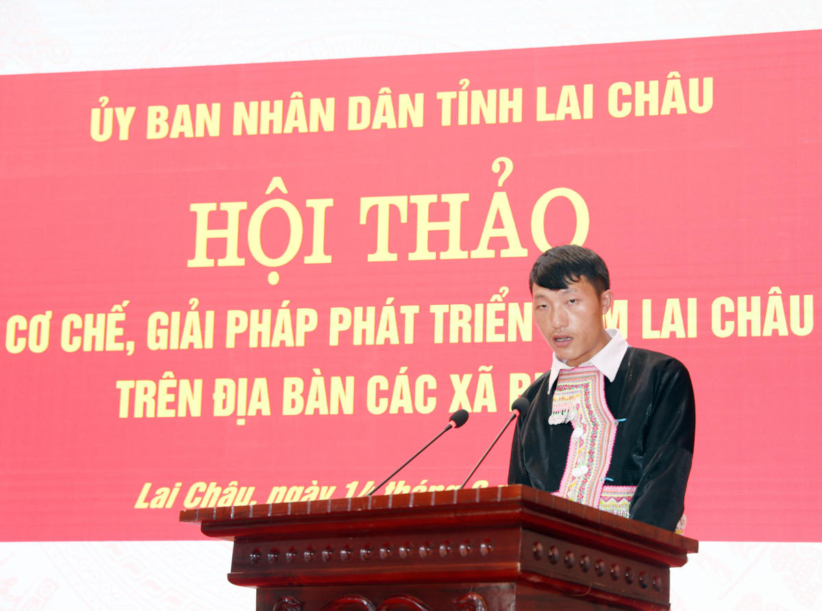 Ông Vàng A Thắng, người dân tham gia mô hình trồng Sâm phát biểu tại Hội thảo. Ảnh: Hân Nguyễn.