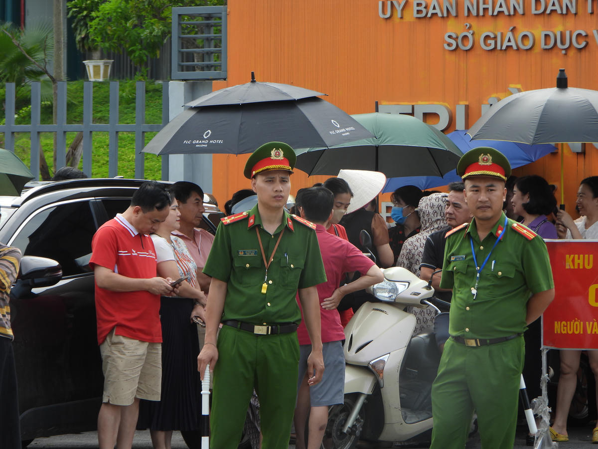 Thí sinh Tuyên Quang hoàn thành môn thi thứ 2 kỳ thi lại tốt nghiệp THPT