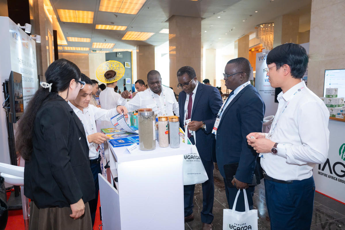 Vinachem tăng cường kết nối với Uganda, mở hướng hợp tác tại thị trường Đông Phi