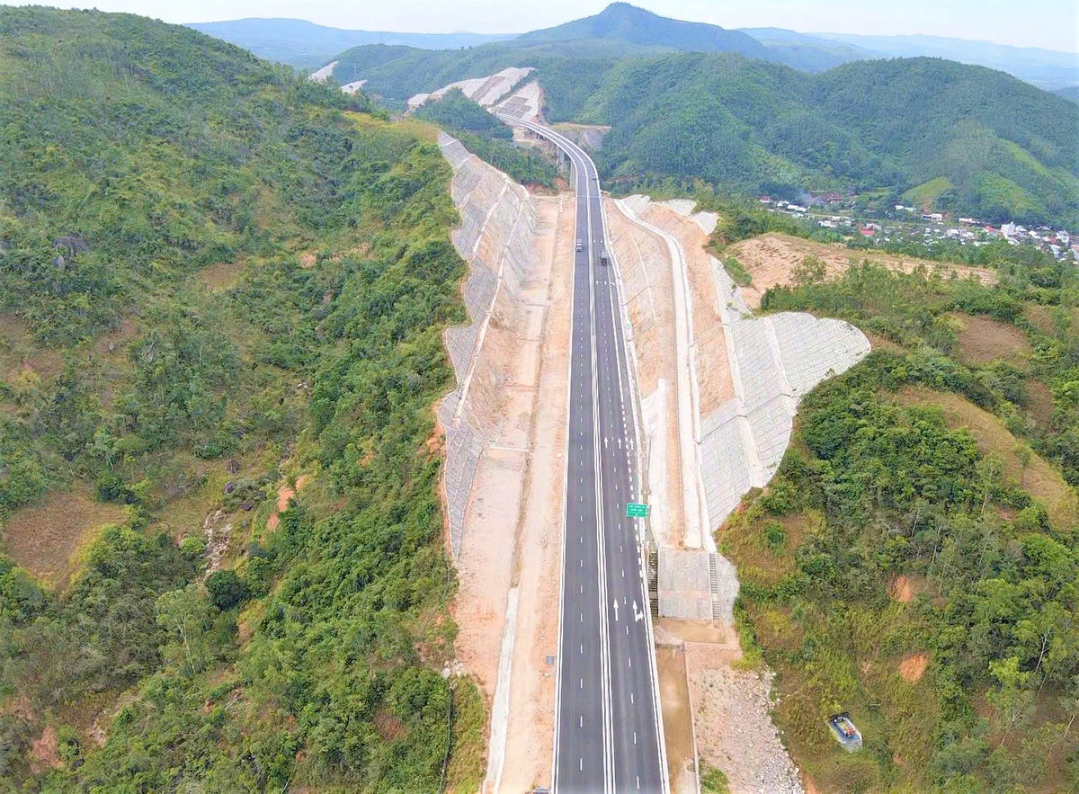 Cao tốc tuyến Quy Nhơn-Chí Thạnh có dài 61,17km. Ảnh: CĐ.