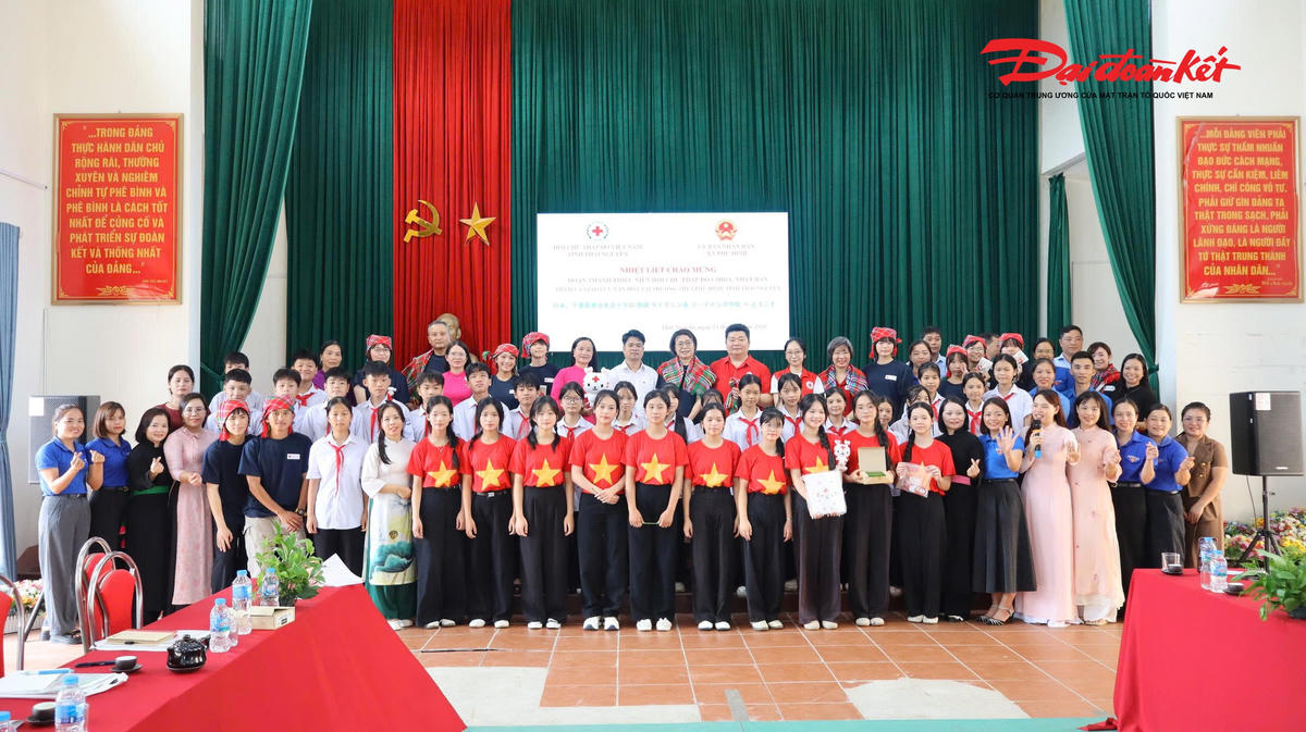 Chương trình giao lưu văn hóa Việt Nam - Nhật Bản do Hội Chữ thập đỏ tỉnh Thái Nguyên và Đoàn Thanh niên Hội Chữ thập đỏ Nhật Bản tổ chức tại Trường THCS Phú Đình, tỉnh Thái Nguyên.