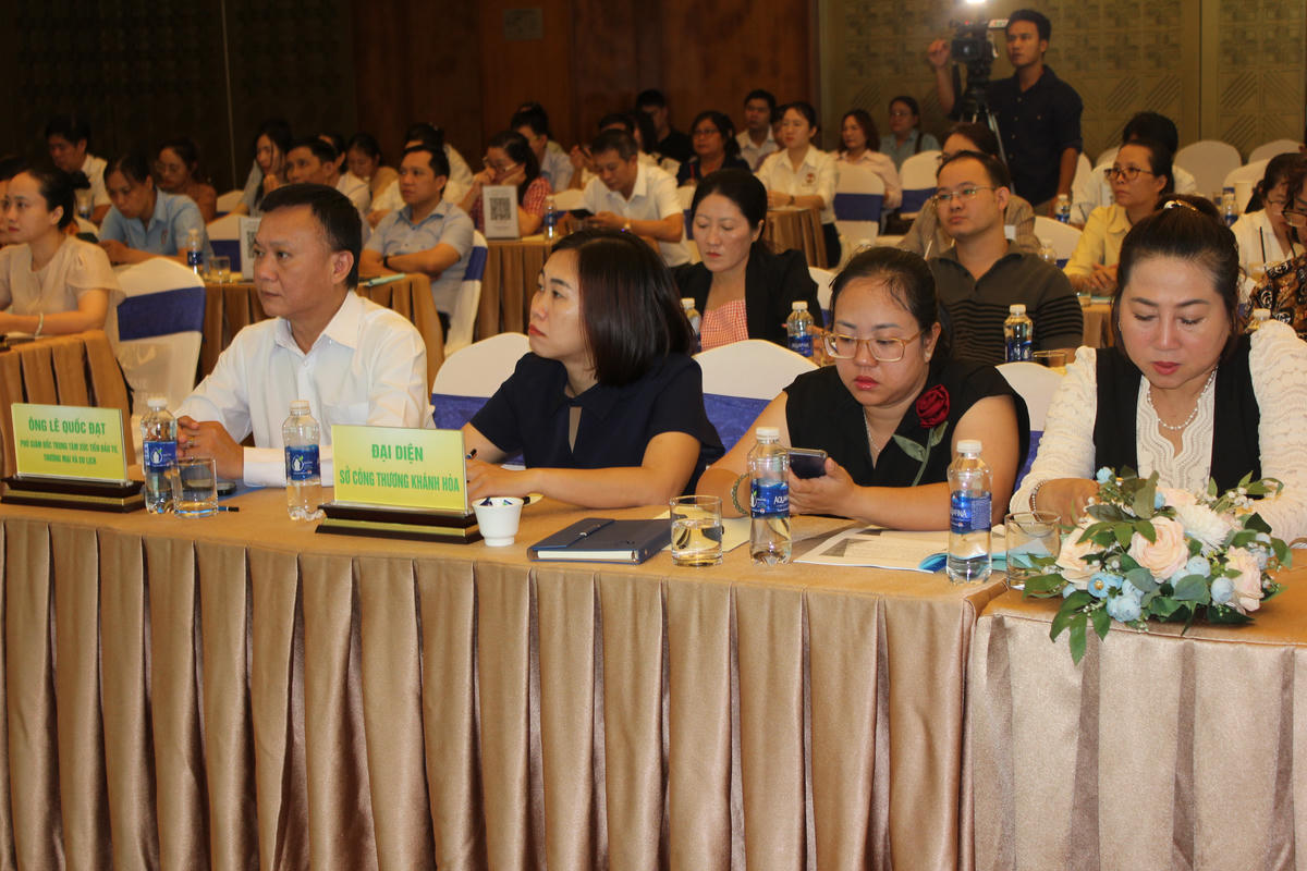 Đại biểu dự hội nghị tập huấn.