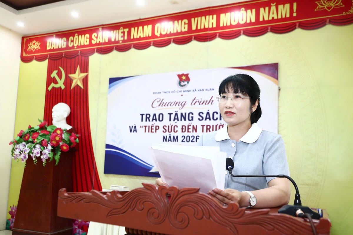 Bà Lý Thị Hạnh Vân – Phó Bí thư Thường trực Đảng ủy xã Vạn Xuân, tỉnh Phú Thọ phát biểu tại chương trình.