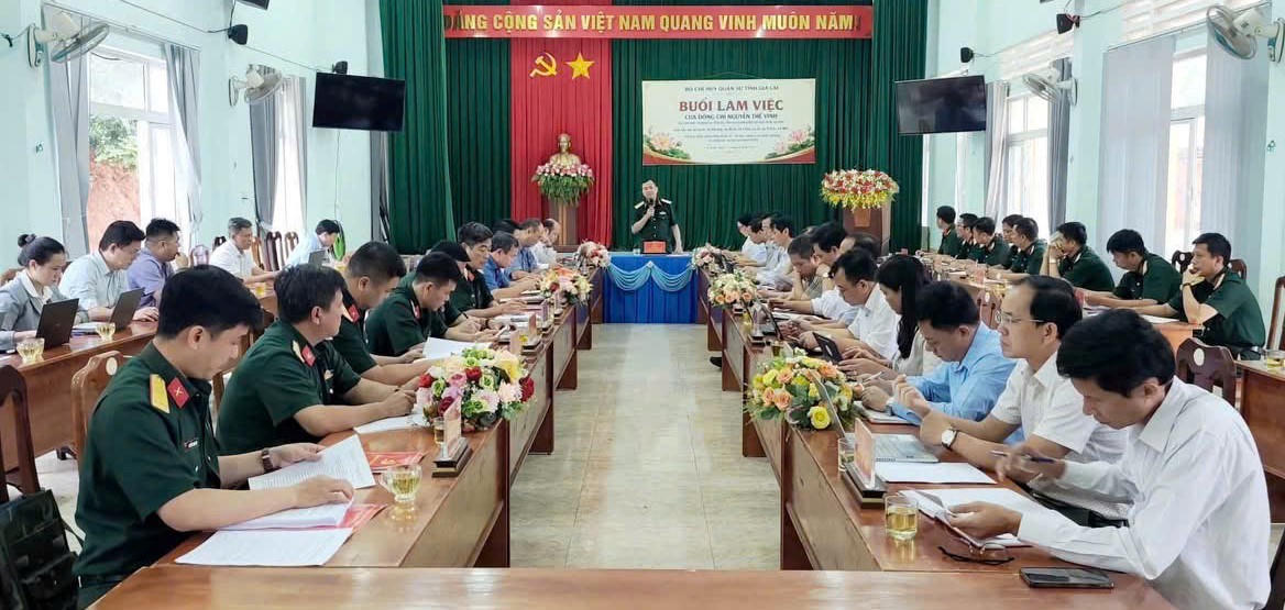 Quang cảnh buổi làm việc. Ảnh: ĐS.