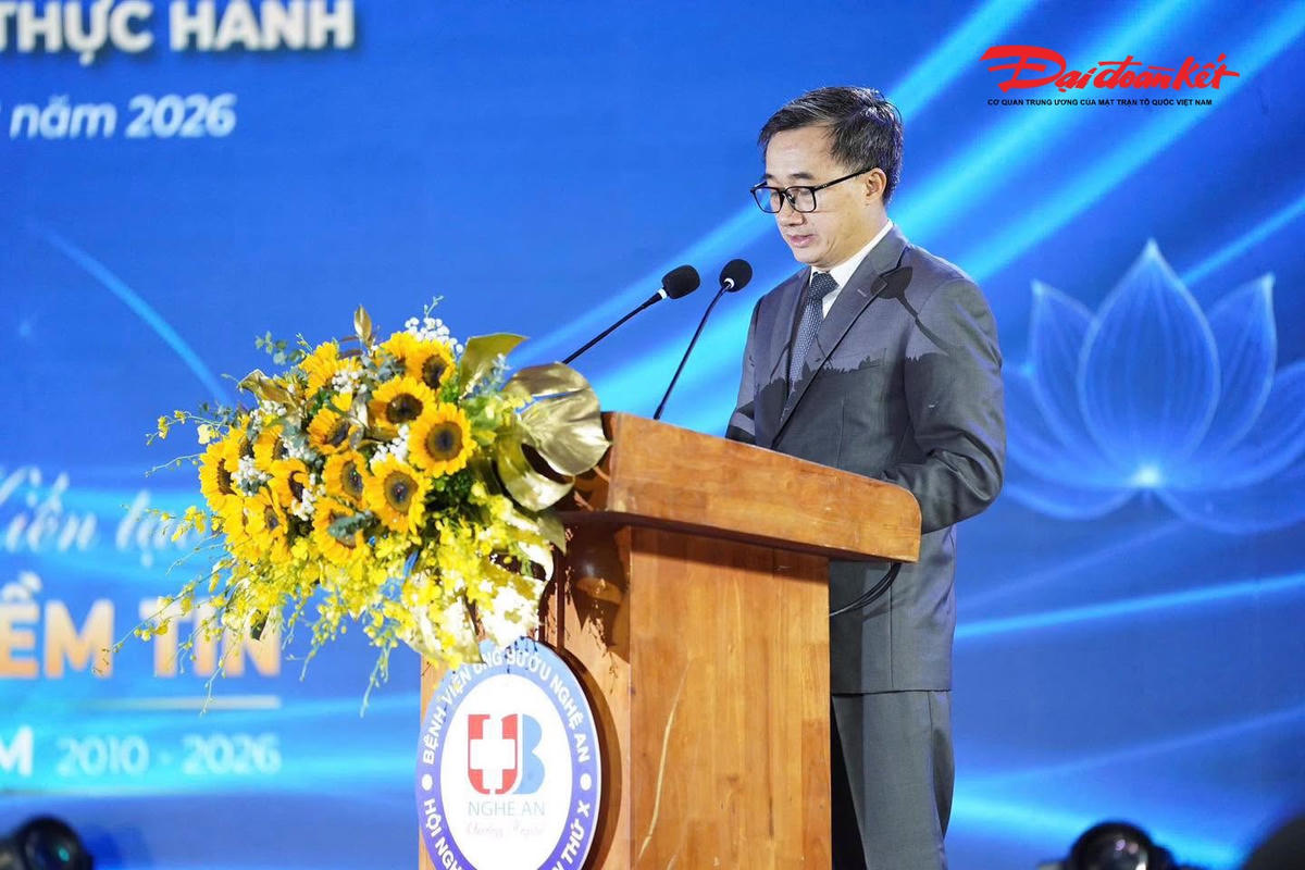 GS.TS.BS. Trần Văn Thuấn, Thứ trưởng Bộ Y tế phát biểu tại hội nghị. Ảnh: PT