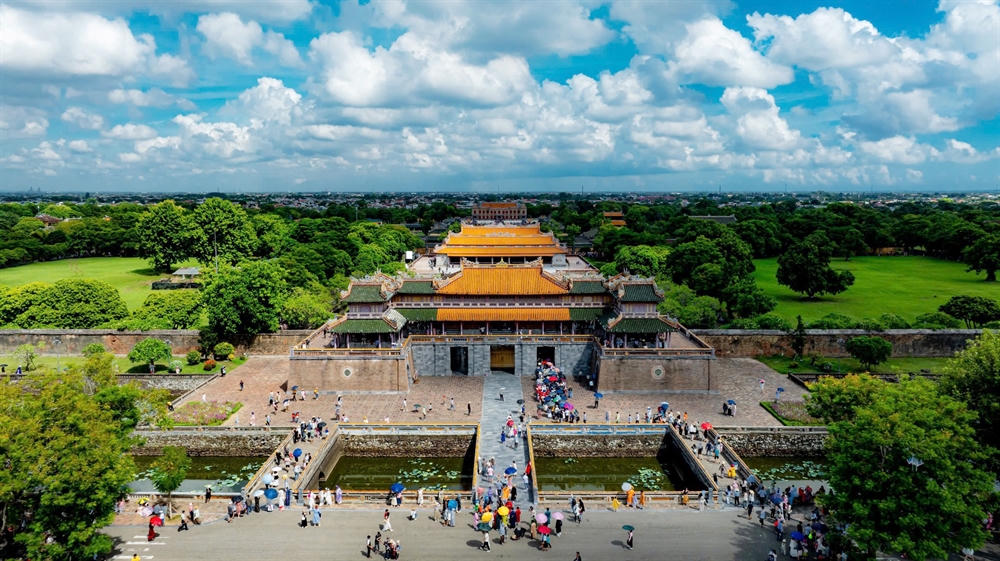 Công dân Việt Nam khi tham quan các điểm di tích Huế, thuộc Quần thể Di tích Cố đô Huế sẽ được miễn phí vé tham quan vào các ngày 19/8 và 2/9. Ảnh: Đ.H.