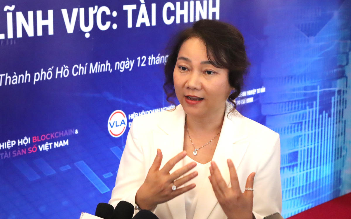 LS Hoàng Nguyễn Hạ Quyên.