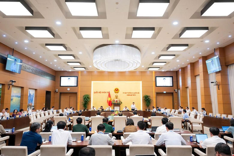 Kiên quyết không hình thành “giấy phép con”