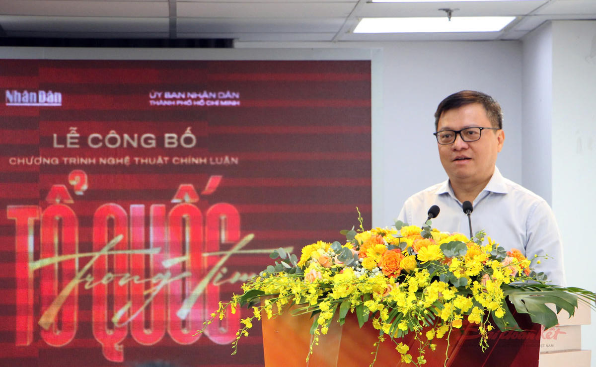 Ông Lê Quốc Minh, Ủy viên Trung ương Đảng, Tổng Biên tập Báo Nhân Dân, Phó Trưởng Ban Tuyên giáo Trung ương, Chủ tịch Hội Nhà báo Việt Nam phát biểu. Ảnh: T.Luân.