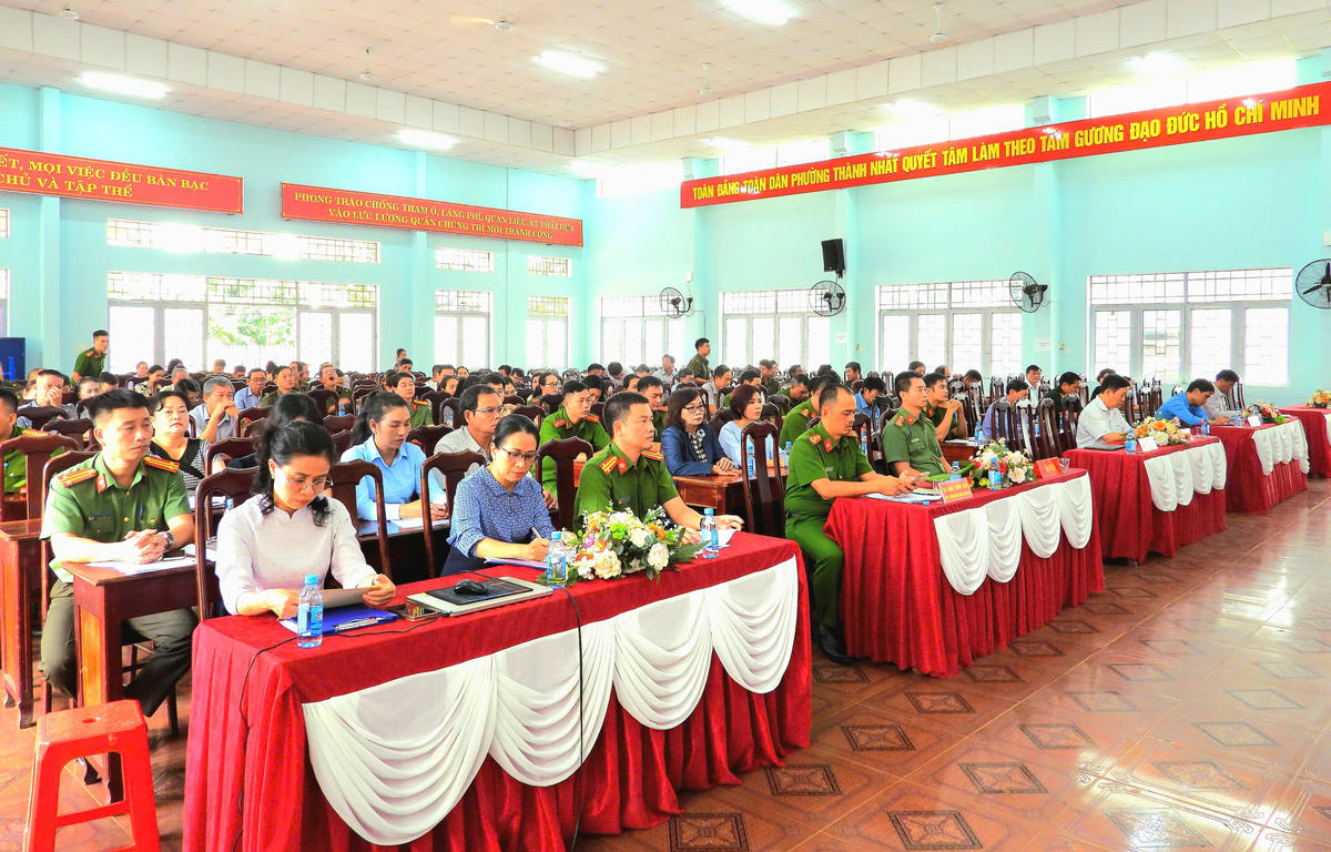 Các đại biểu dự ngày hội. Ảnh: Tiến Đạt.