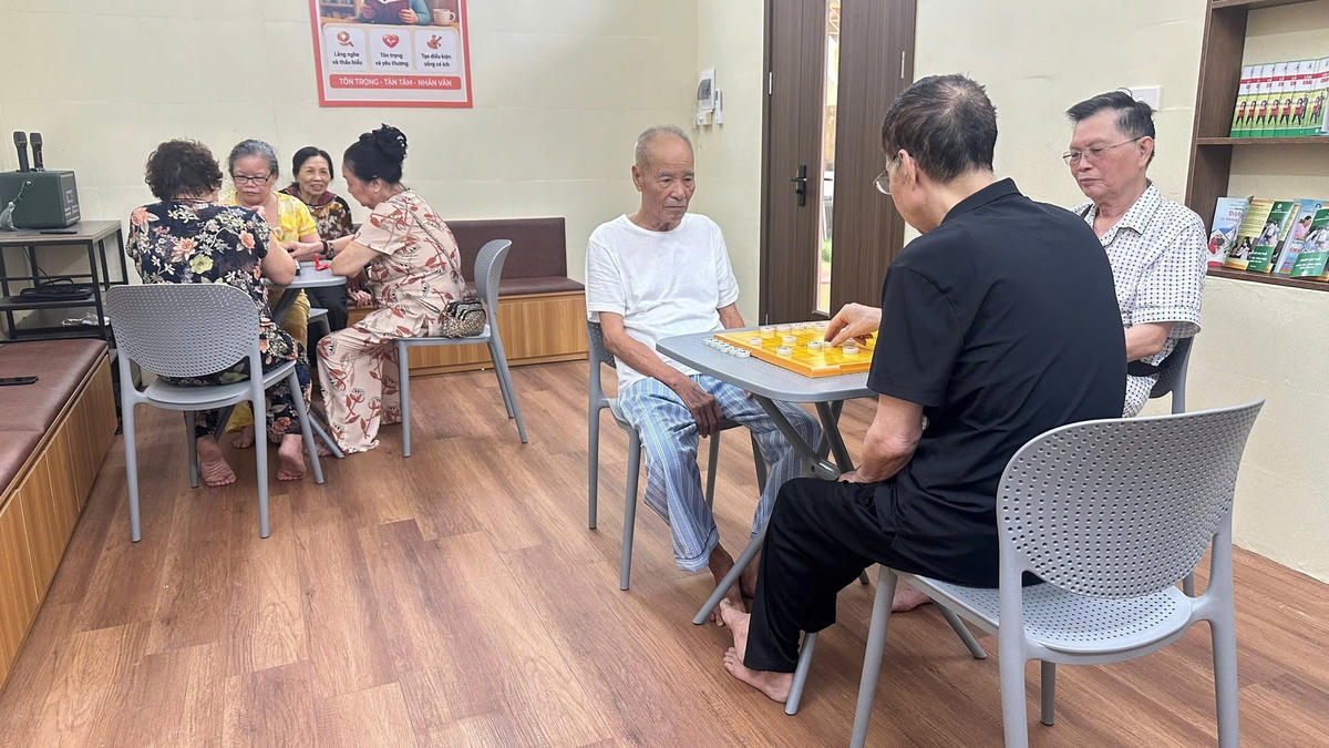 Chăm sóc bán trú: Tăng cường kết nối cộng đồng cho người cao tuổi