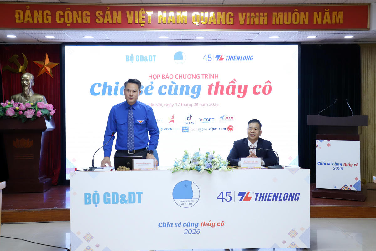 Ban tổ chức chia sẻ thông tin tại buổi họp báo. Ảnh: PV