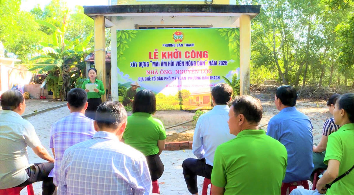 Quang cảnh lễ khởi công căn nhà cho gia đình ông Nguyễn Lộc. Ảnh: ĐVCC.