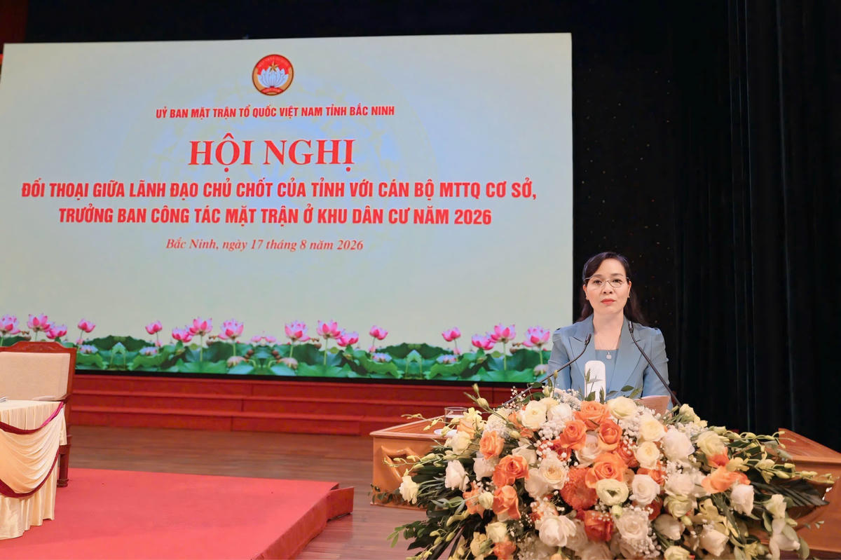 Chủ tịch Ủy ban MTTQ Việt Nam tỉnh Bắc Ninh Nguyễn Thị Hà phát biểu. Ảnh: Thái Nhung