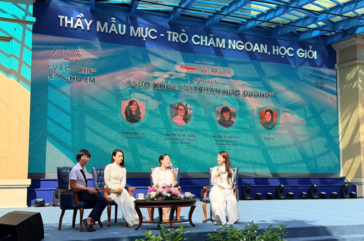 Các chuyên gia trao đổi tại diễn đàn.