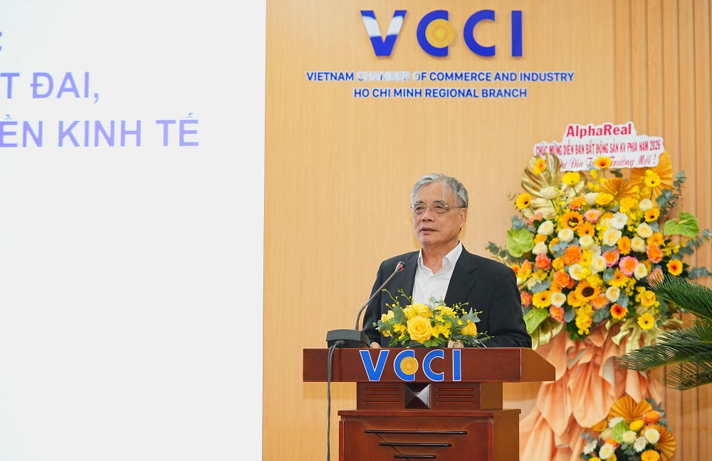 PGS.TS Trần Đình Thiên - Thành viên Tổ tư vấn kinh tế của Thủ tướng, nguyên Viện trưởng Viện Kinh tế Việt Nam nói về việc cần gỡ khó cho các dự án tồn đọng. Ảnh: T.D