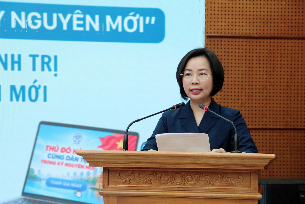Ủy viên Ban Thường vụ Thành ủy, Bí thư Đảng ủy, Chủ tịch Ủy ban MTTQ Việt Nam thành phố Hà Nội Bùi Huyền Mai phát biểu tại chương trình. Ảnh: PV