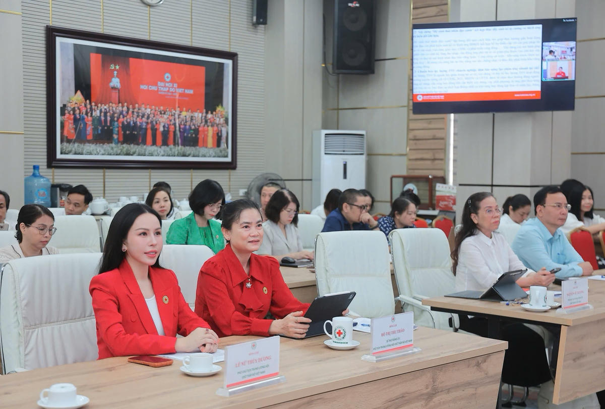 Đại biểu dự hội nghị toàn quốc nghiên cứu, học tập, quán triệt Nghị quyết Đại hội XII Hội Chữ thập đỏ Việt Nam và triển khai Chương trình hành động thực hiện Nghị quyết  tại điểm cầu Trung ương. Ảnh: PV